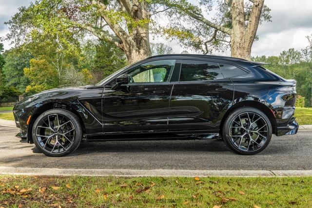 2024 aston martin dbx 707