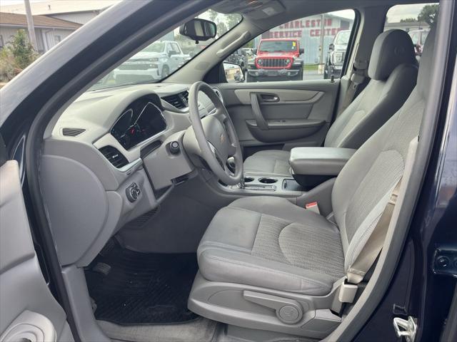 2017 chevrolet traverse ls
