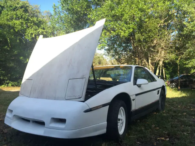 fiero ~ indy pace car ~ 2-door 2.5l needs rebuild ~ pontiac indy tlc ~ complete
