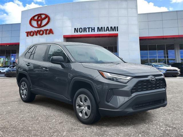 2023 toyota rav4 le