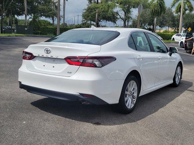 2021 toyota camry le