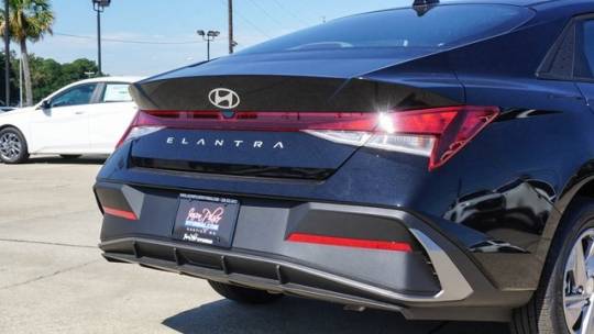 2024 Hyundai Elantra se