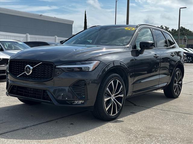 2024 volvo xc60 b5 plus dark theme