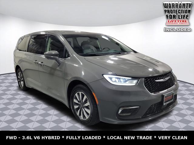 2022 chrysler pacifica hybrid touring l