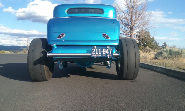 1932 ford 3 window chopped coupe