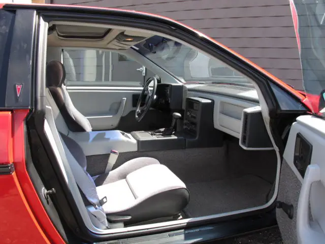 1985 pontiac fiero se - one owner from new - 25,344 miles - meticulously owned