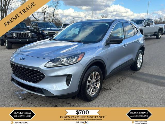 2022 ford escape se