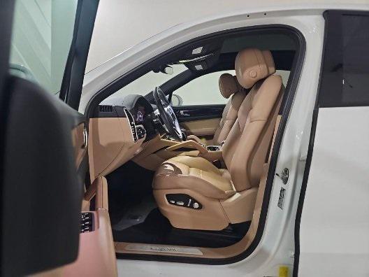 2021 porsche cayenne base