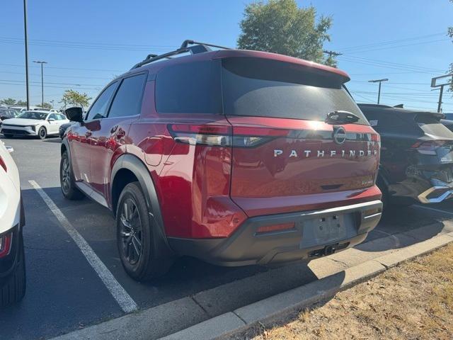 2022 nissan pathfinder sv