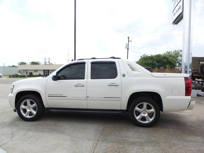 used 2013 chevrolet avalanche 4x4 ltz hattiesburg, ms 39401 for sale in arnold line, mississippi