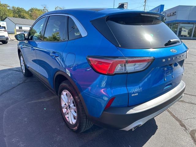2020 ford escape se
