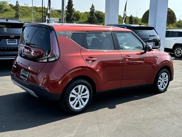 2023 kia soul lx