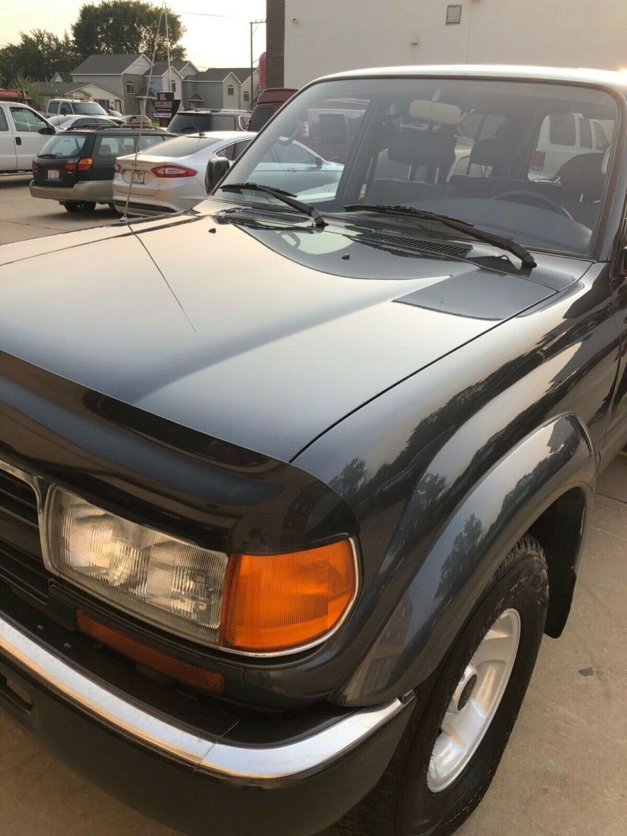 1994 toyota land cruiser...lower reserve!!!