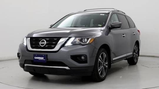 2020 Nissan se