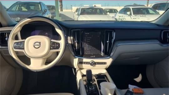 2023 Volvo V60 Cross Country