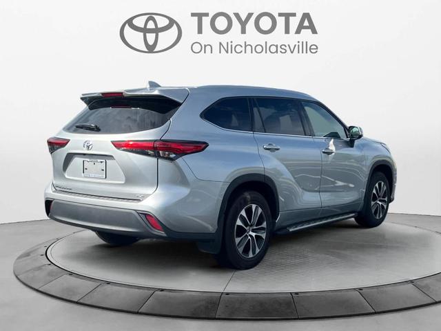 2022 toyota highlander xle