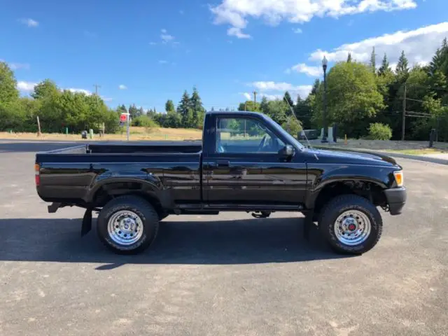 1993 toyota pickup 4 cylinder 5speed 4x4 with only 78,000 miles