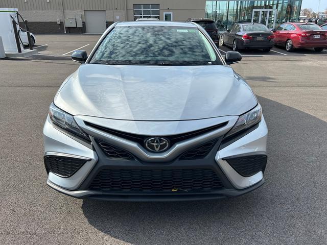 2022 toyota camry se