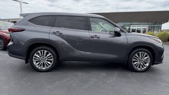 2024 toyota highlander platinum
