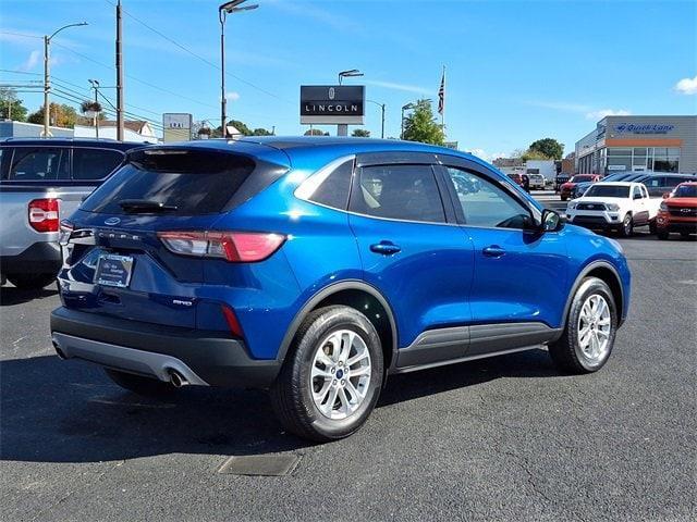 2022 ford escape se