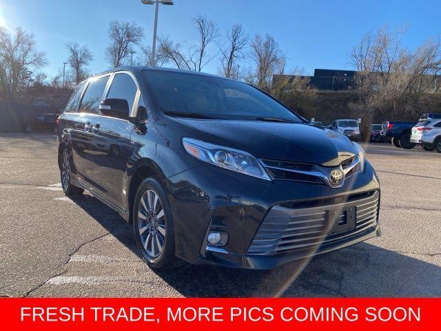 2018 toyota sienna limited