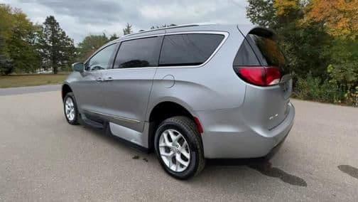 2018 chrysler pacifica touring-l plus in jordan, minnesota