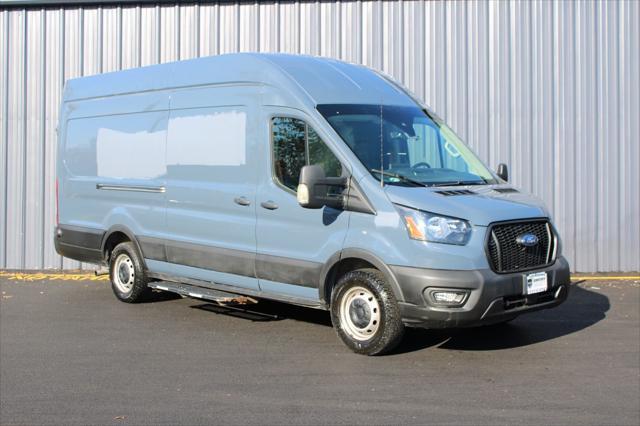 2022 ford transit-250 base