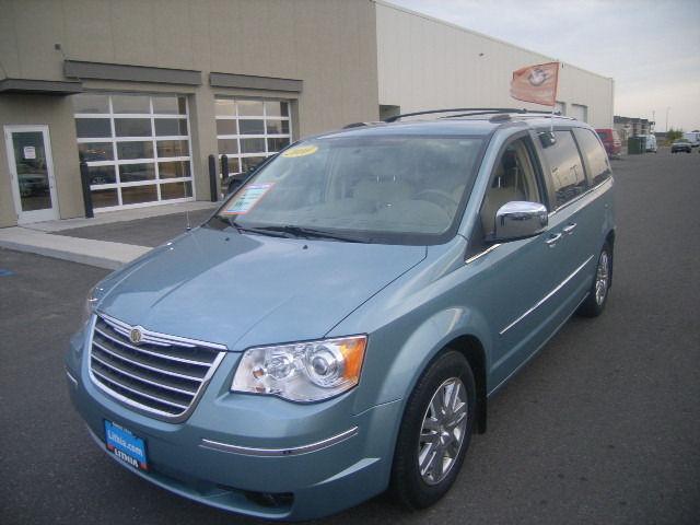 2010 chrysler town & country limited for sale in grand forks, north dakota