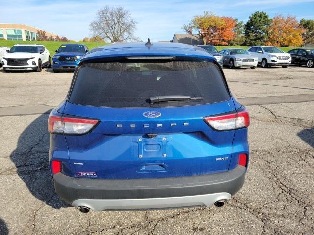2022 ford escape se