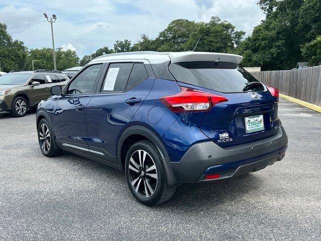 2020 nissan kicks sr