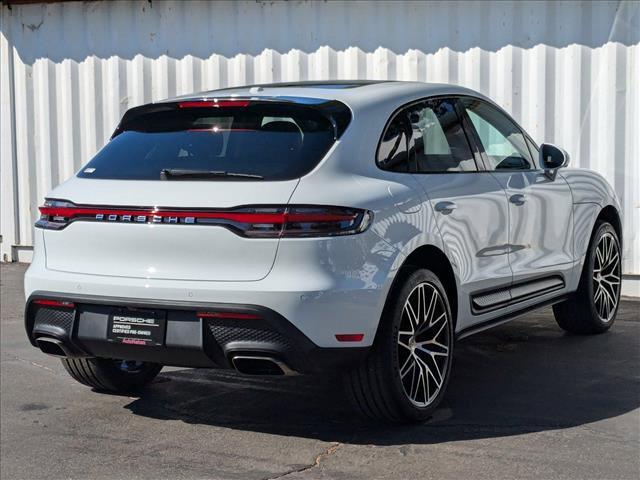 2024 porsche macan base