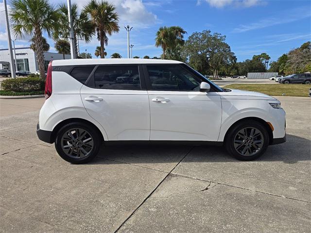 2022 kia soul ex