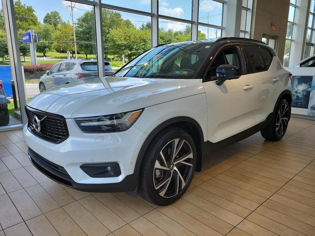 2022 volvo xc40 t5 awd r-design