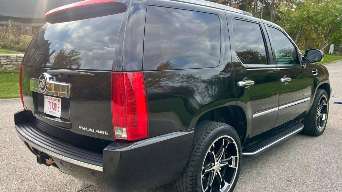 2010 cadillac escalade luxury