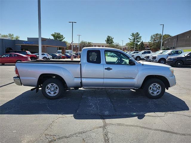 2013 toyota tacoma base