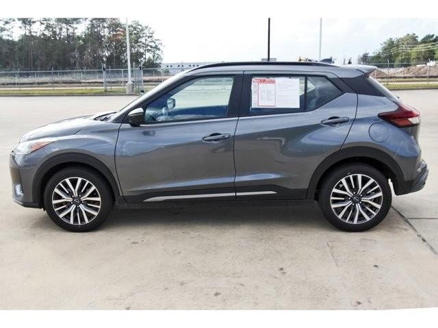 2024 nissan kicks sr