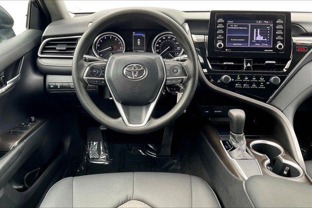 2021 toyota camry le