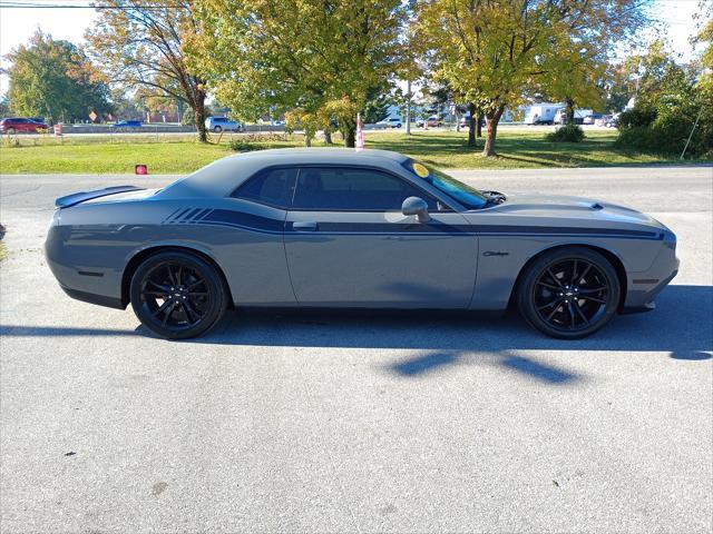 2018 dodge challenger sxt