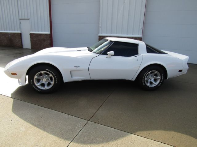 1979 chevrolet corvette- l82-t tops