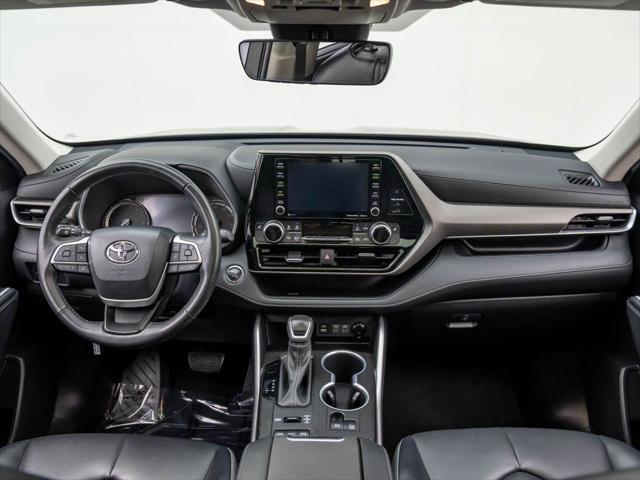 2022 toyota highlander xle