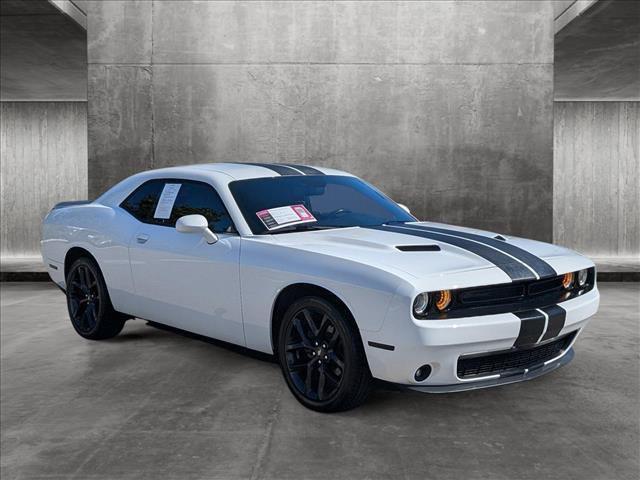 2020 dodge challenger sxt