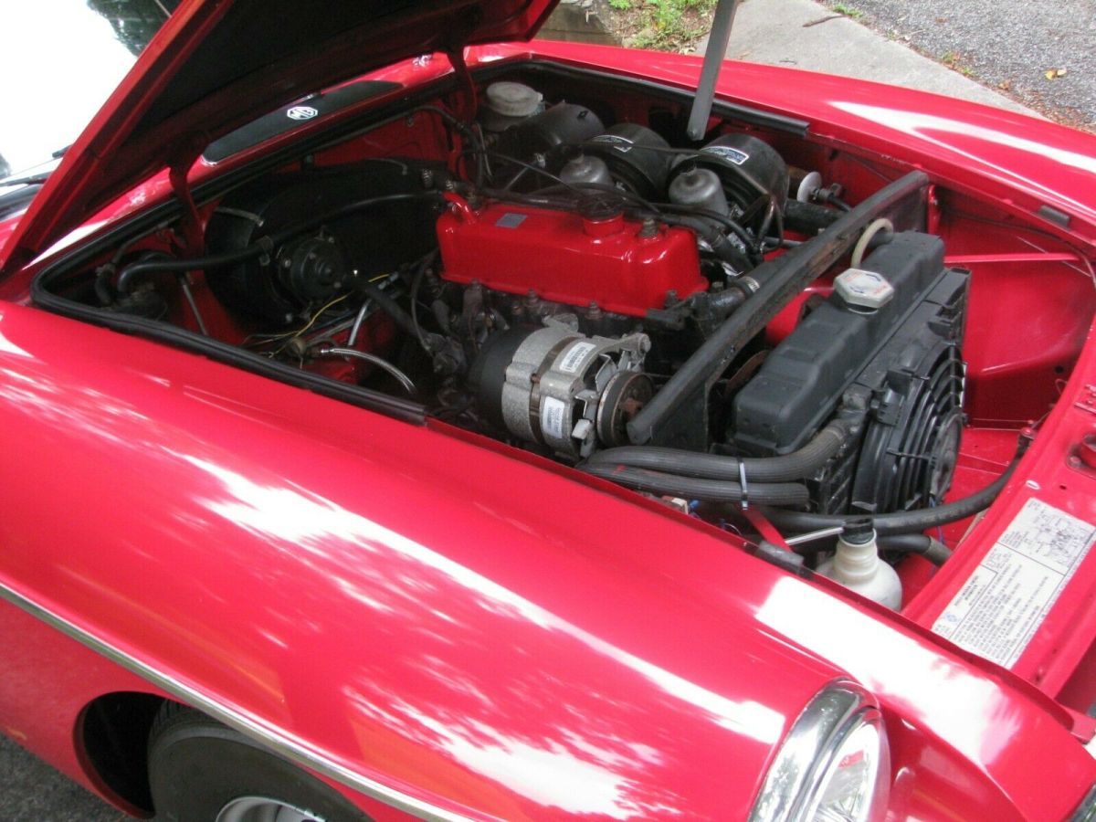 low-mileage 1974 mgb with leather seats, rebuilt engine & trans overdrive w ac !