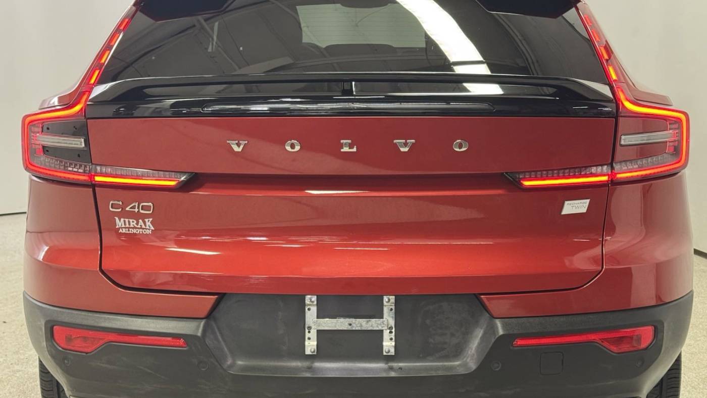 2023 volvo c40 recharge twin plus