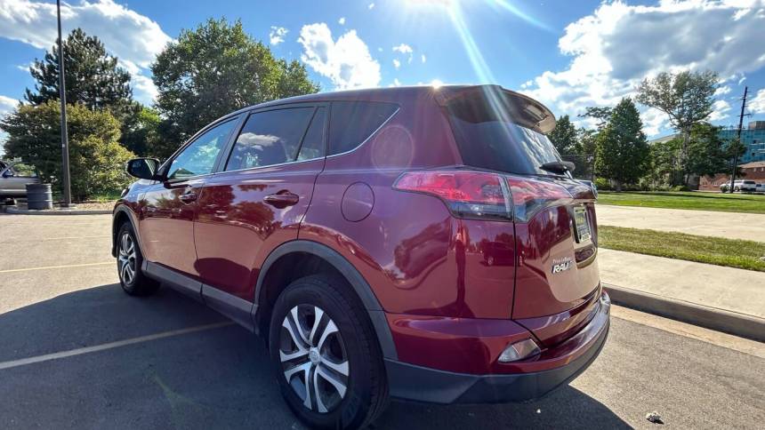 2018 toyota rav4 le