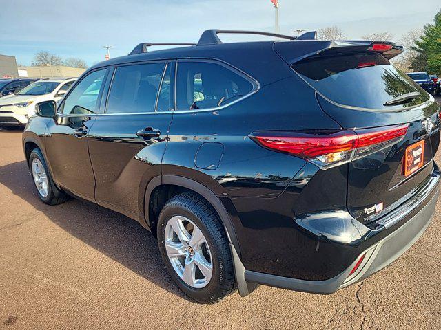 2022 toyota highlander le