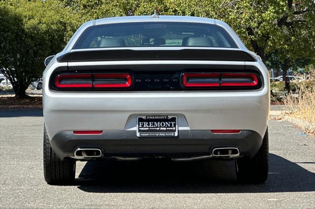 2023 dodge challenger sxt