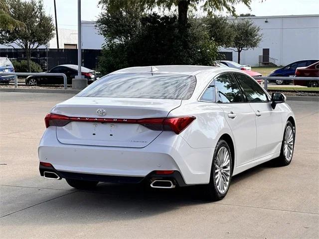 2022 toyota avalon limited