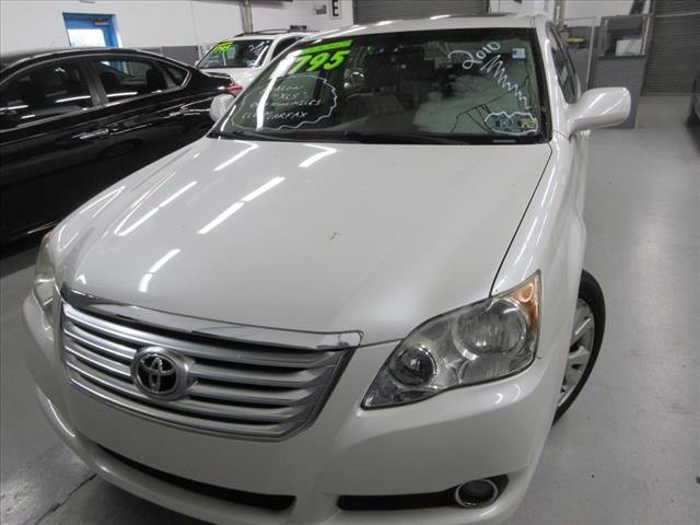 2010 toyota avalon xls