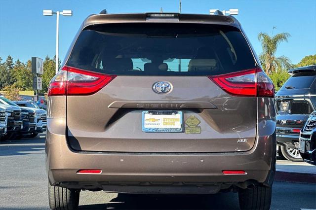 2020 toyota sienna xle