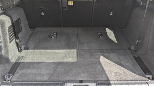 2023 land rover discovery p300 s r-dynamic